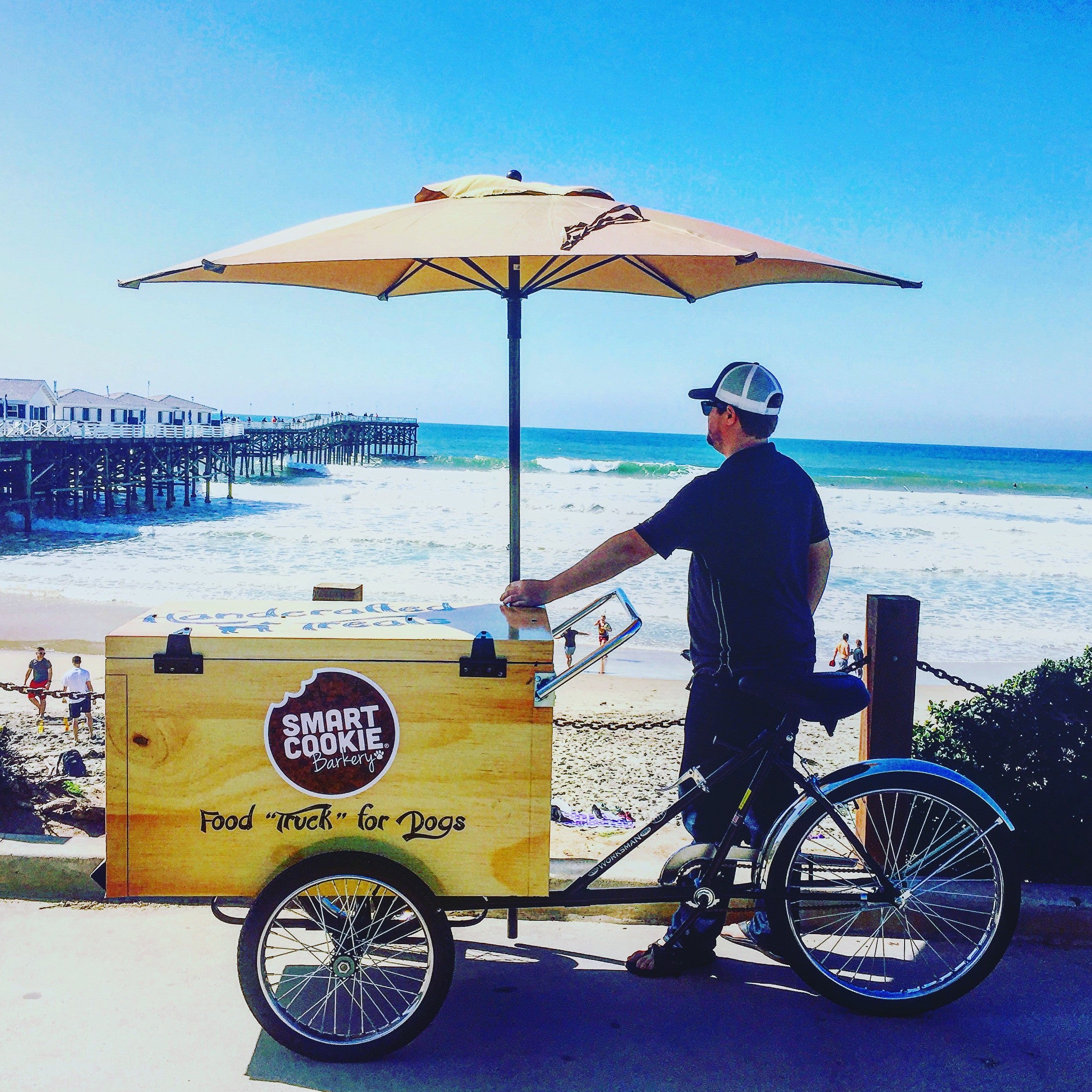 Smart Cookie Barkery Launches Dog Treat Cart in San Diego